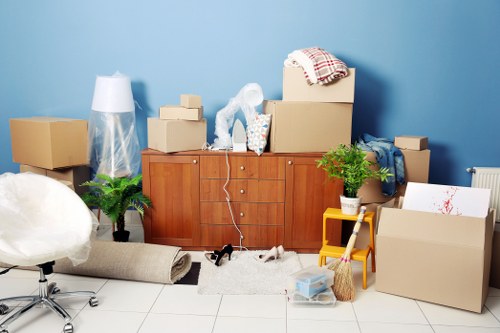 Removal company in Kingston upon Thames helping with a home move