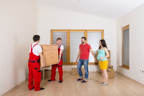 Storage and moving support for Kingston upon Thames house removals