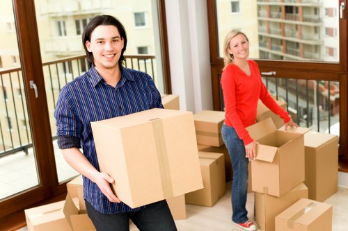 Local moving van ready for a Kingstonuponthames house move